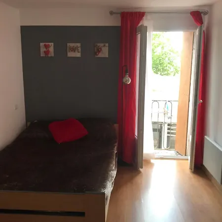 Calme Dans Le Centre Historique D'agde Apartamento *
